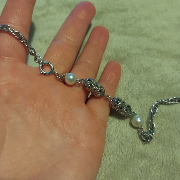 Coventry silver tone Statement Necklace - Picture 4 of 6